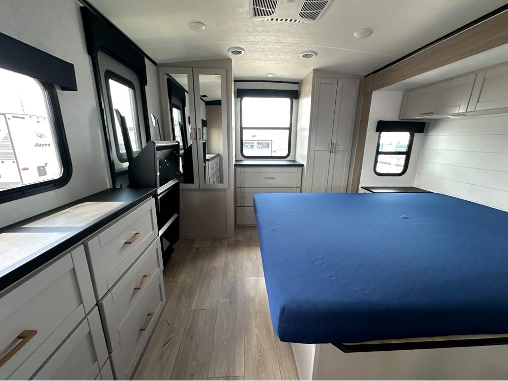 2027 JAYCO JAY FEATHER 26FK - Image 22