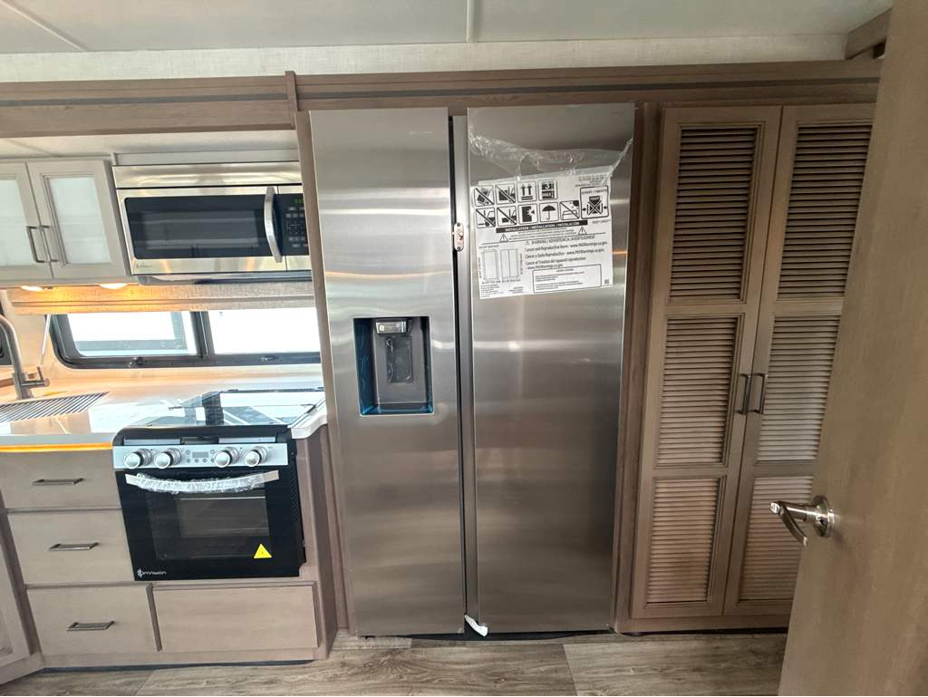 2027 THOR MOTOR COACH HURRICANE 35A - Image 20