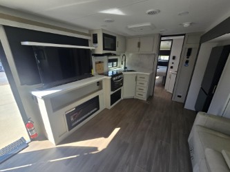 2027 VENTURE RV STRATUS 282VFD - Image 12