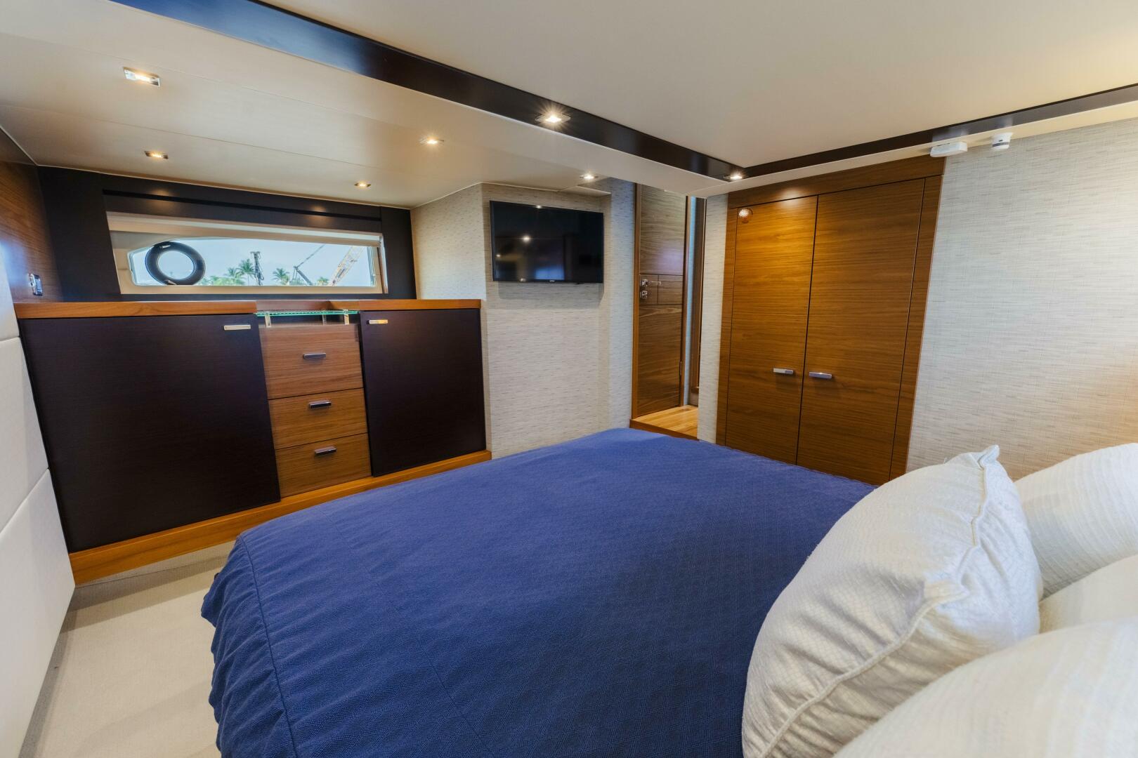 2017 Tiara Yachts C53 Coupe - Image 31