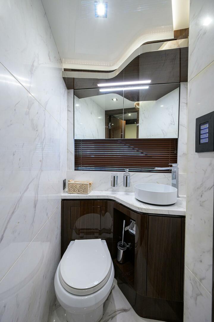 2023 Lazzara Yachts LSX 67 - Image 30