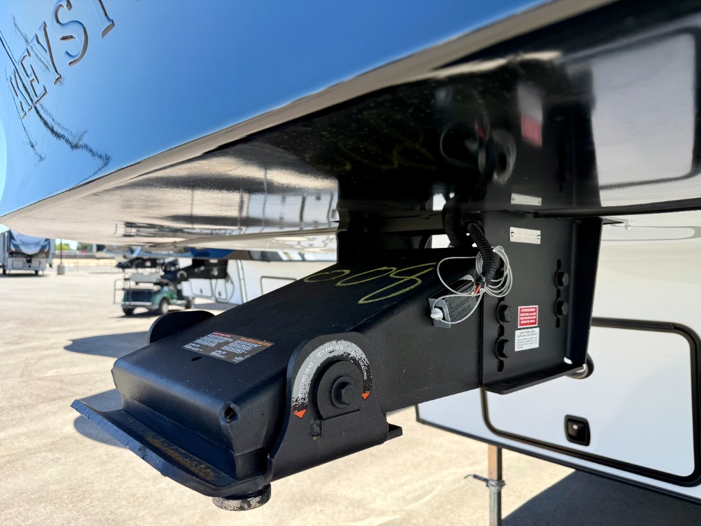 2026 Carbon 321LT - Image 4