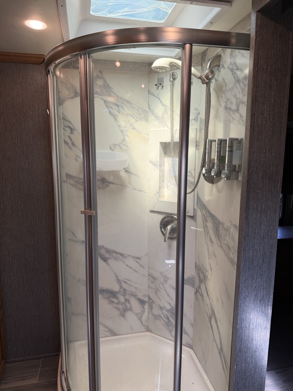 2015 Newmar Ventana 3636 - Image 24