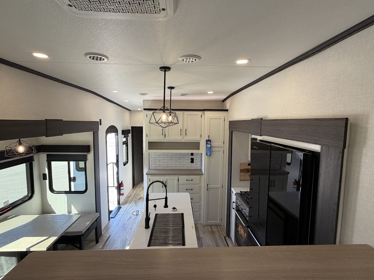 2026 VENTURE RV SPORTTREK 365VFL - Image 30