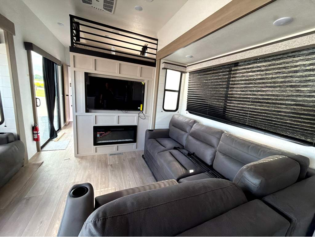 2027 JAYCO JAY FLIGHT BUNGALOW 404LOFT - Image 23