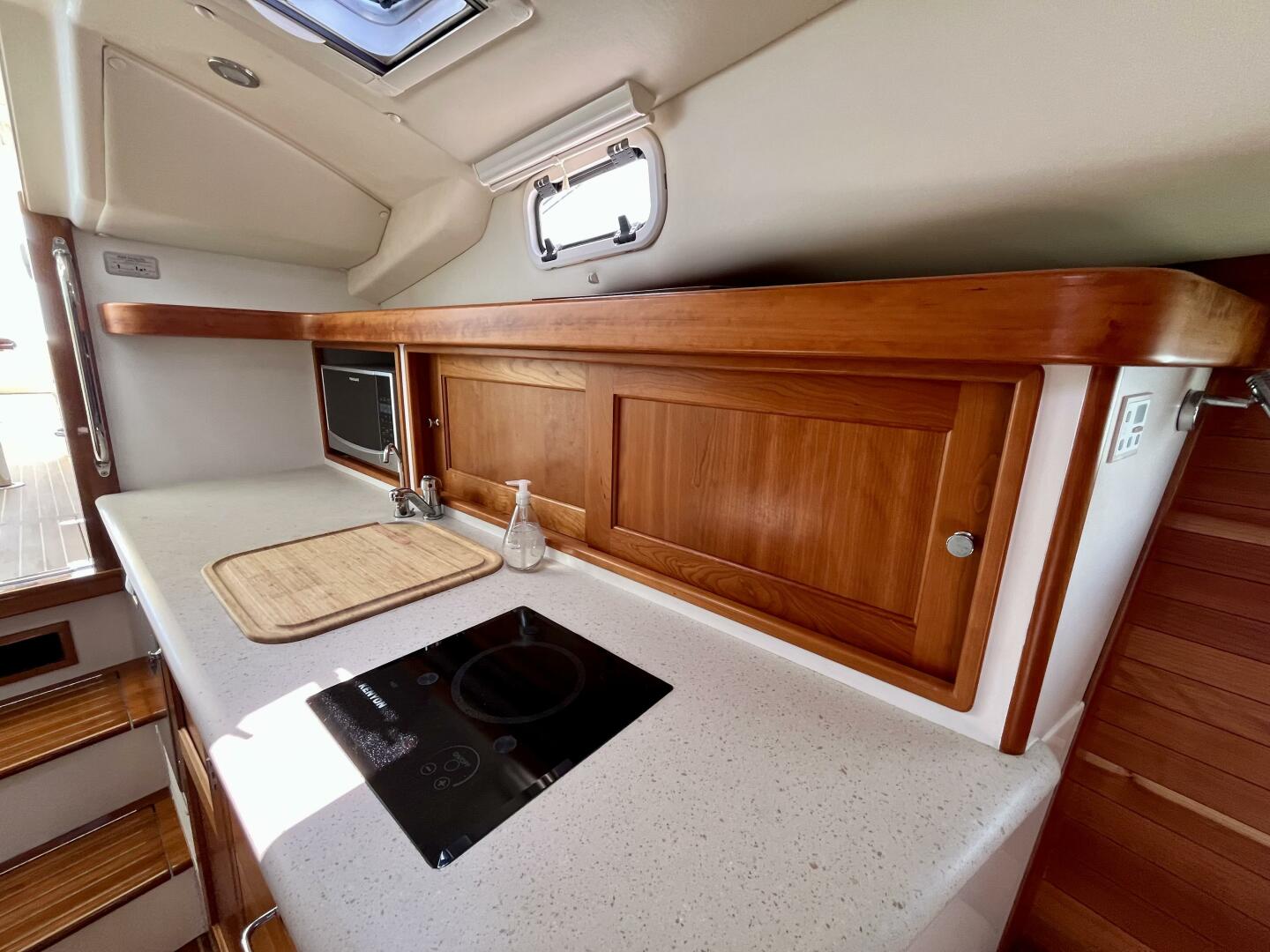 2019 MJM 35z - Image 144