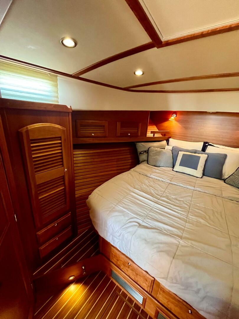 2010 Sabre 40 Sedan - Image 31