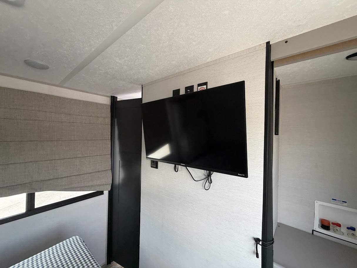 2025 FOREST RIVER VIBE 2600RK - Image 35
