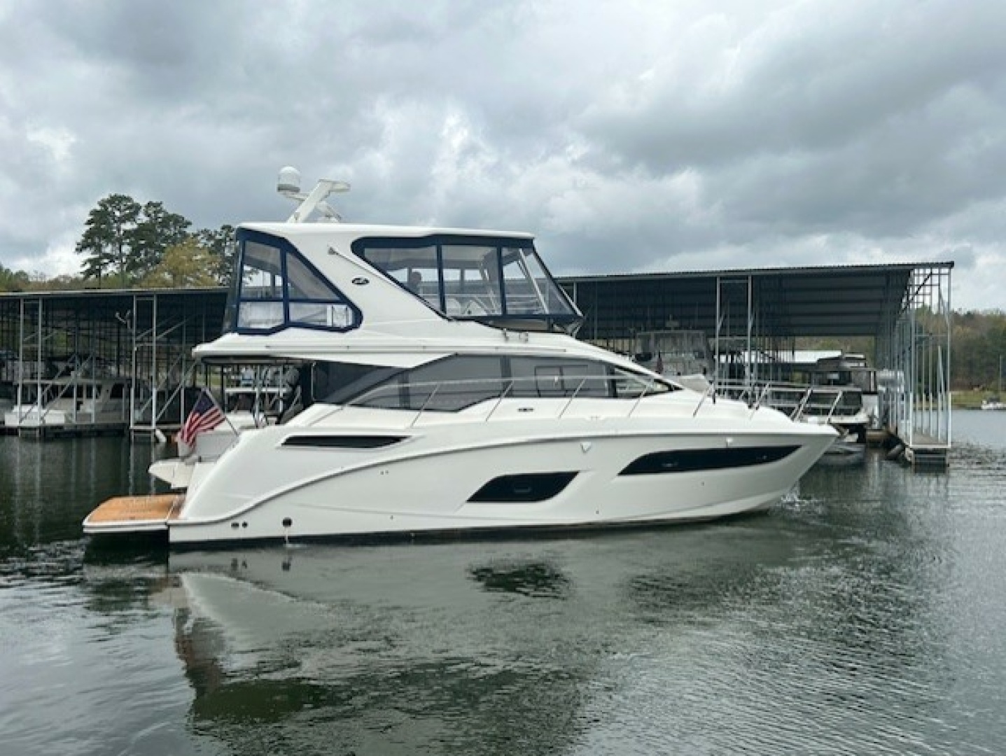 2017 Sea Ray 460 FLY - Image 1