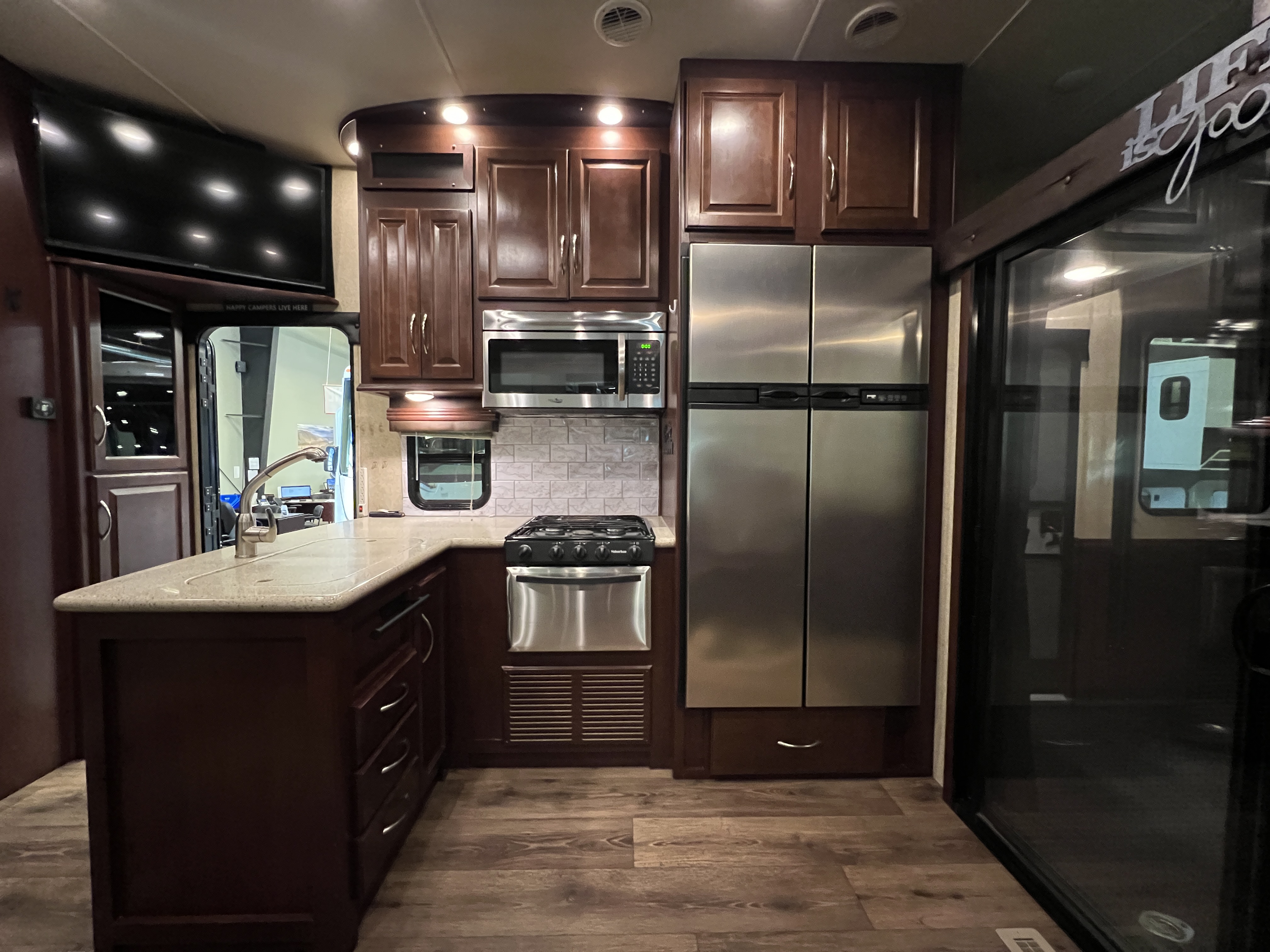 2014 HEARTLAND CYCLONE M-3100 - Image 8