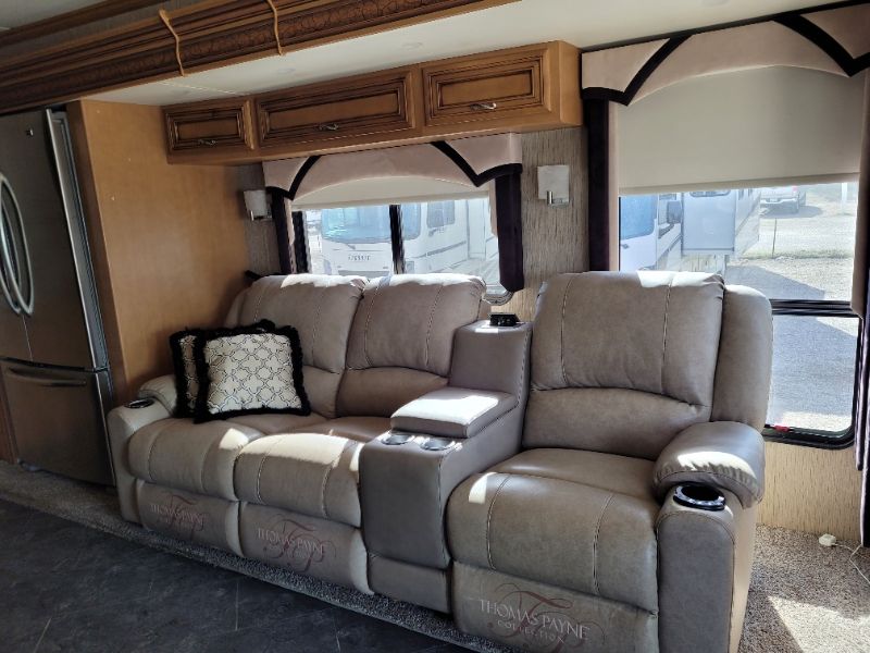 2015 Newmar Ventana LE 3849 - Image 9
