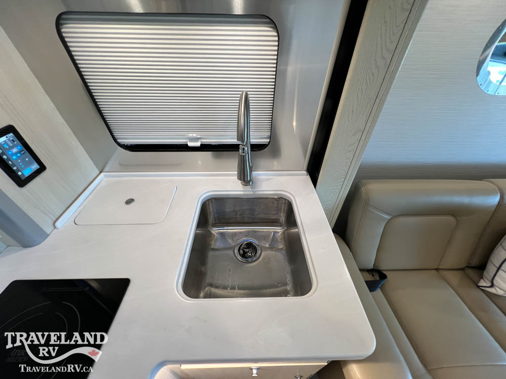 2025 AIRSTREAM ATLAS MURPHY SUITE E1 - Image 31