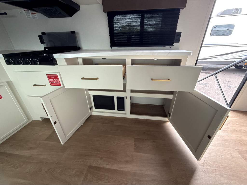 2026 GRAND DESIGN TRANSCEND 265BHT - Image 18