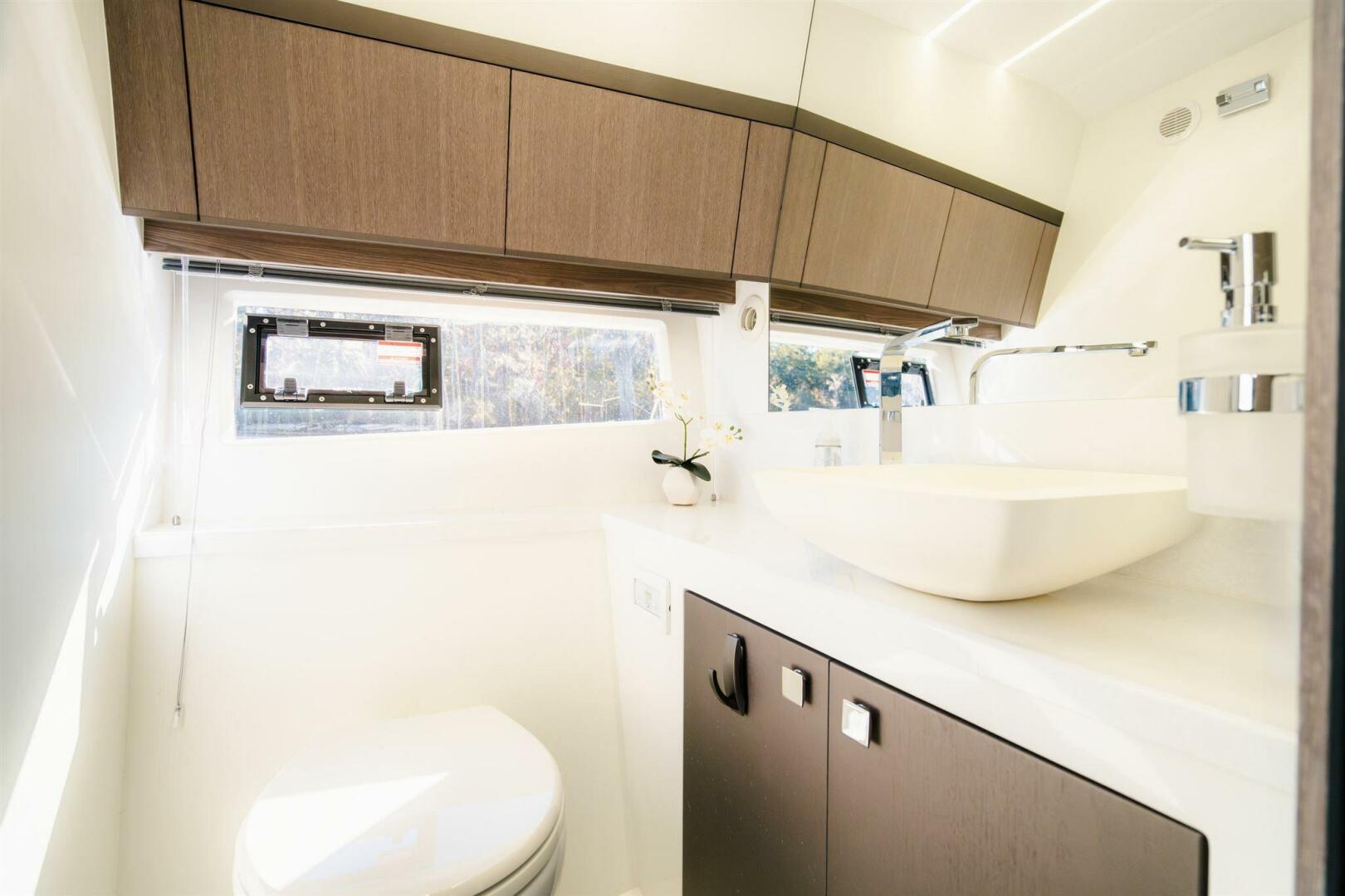 2023 Galeon 425 HTS - Image 18
