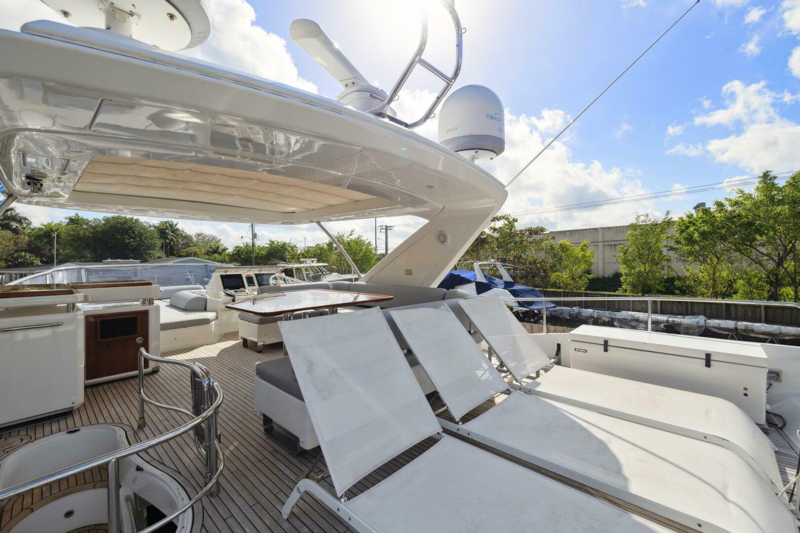 2013 Azimut 70 - Image 19