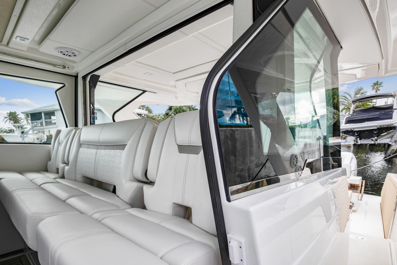 2022 Tiara Yachts - Image 14