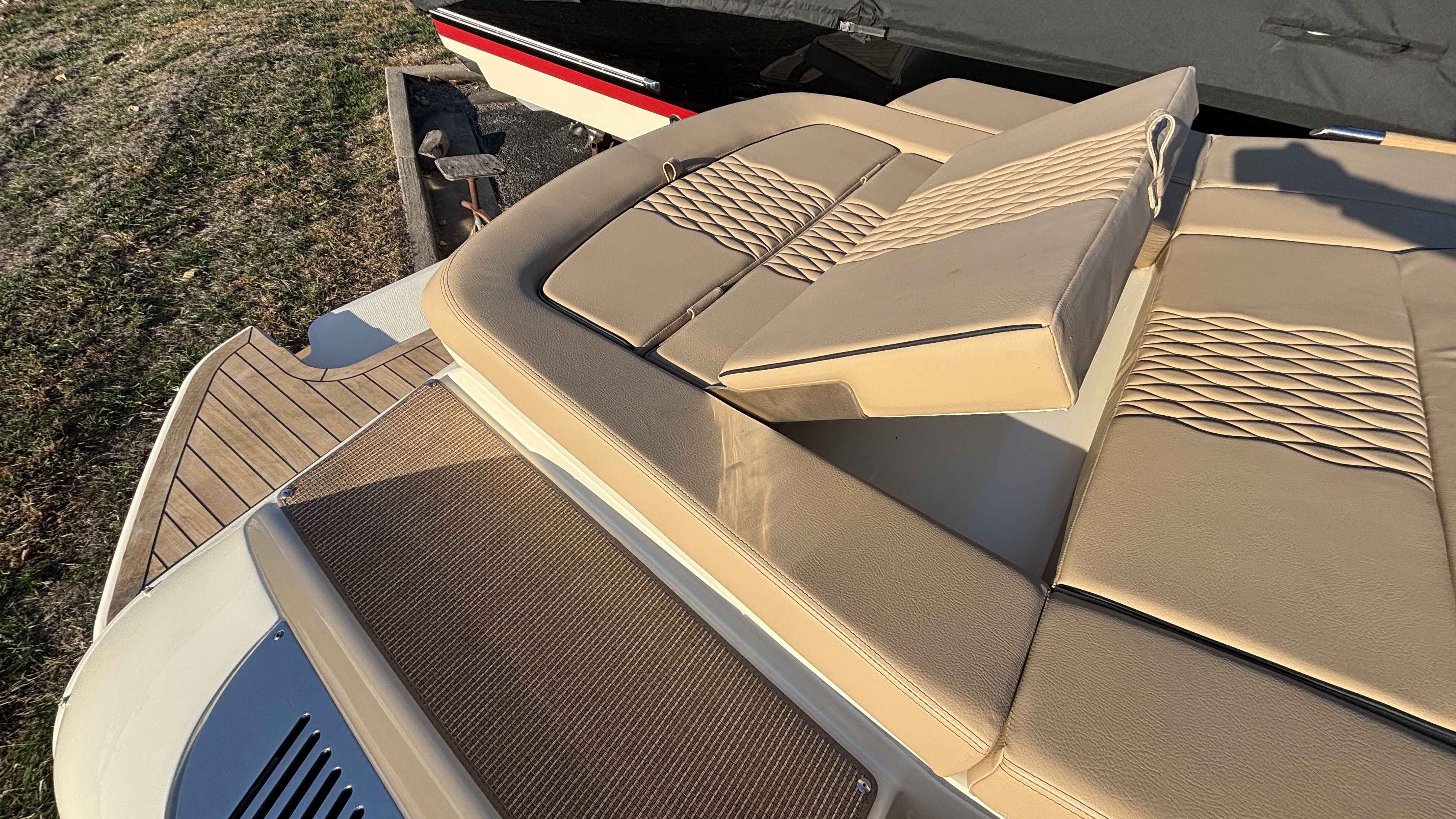 2026 Chris Craft SPORTSTER 28 Sterndrive - Image 15