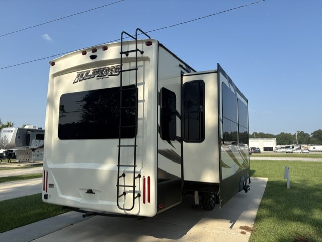 2017 Keystone ALPINE 3400rs - Image 5