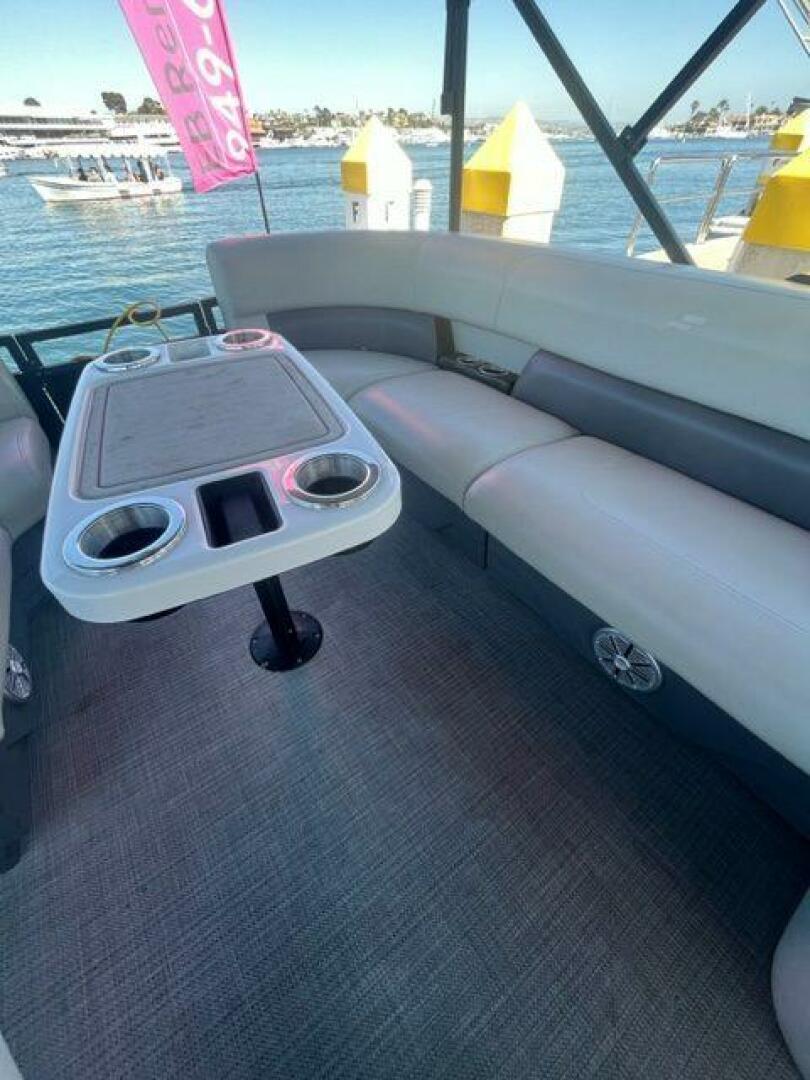 2024 Vision WX Tritoon - Image 289