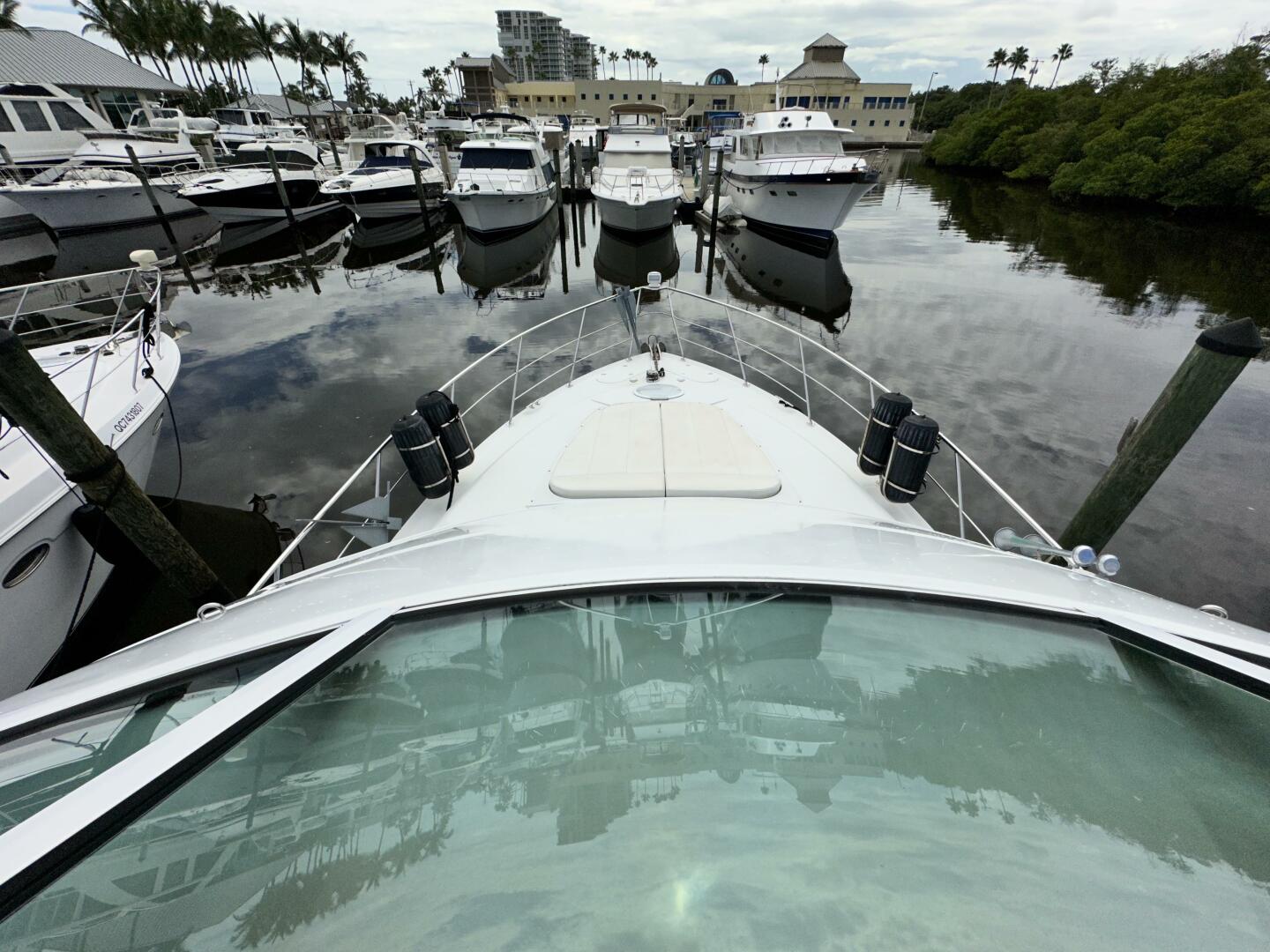 1999 Carver 450 Pilothouse - Image 9