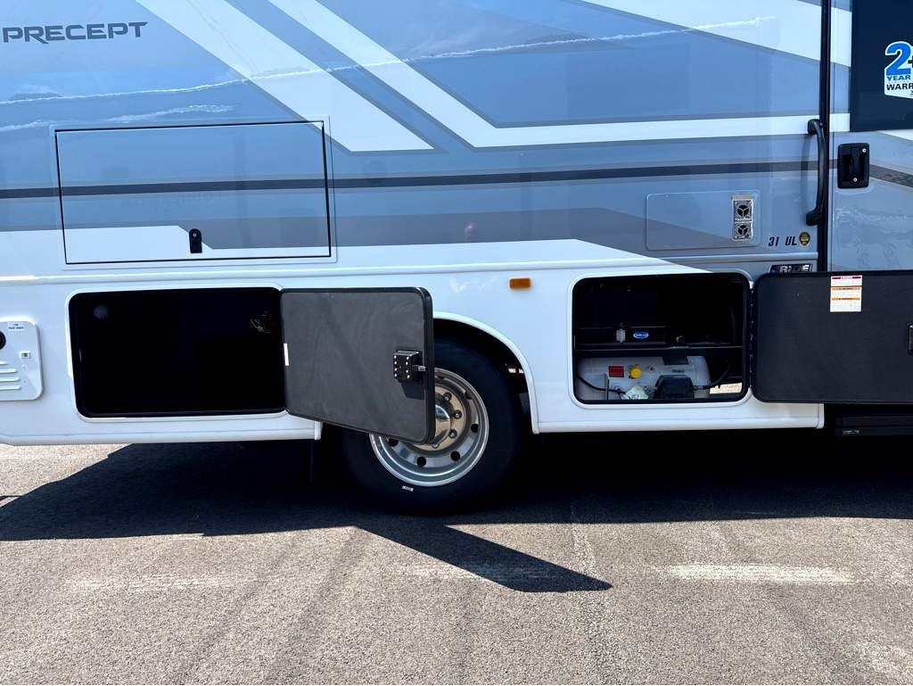 2027 JAYCO PRECEPT 31UL - Image 6