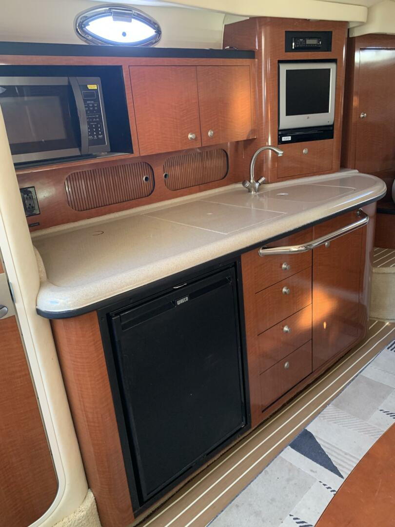 2005 Sea Ray 340 Sundancer - Image 7