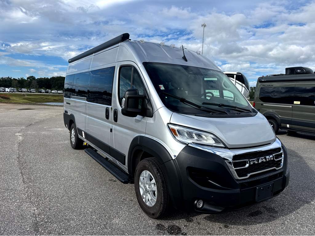 2027 THOR MOTOR COACH SEQUENCE 20L - Image 1