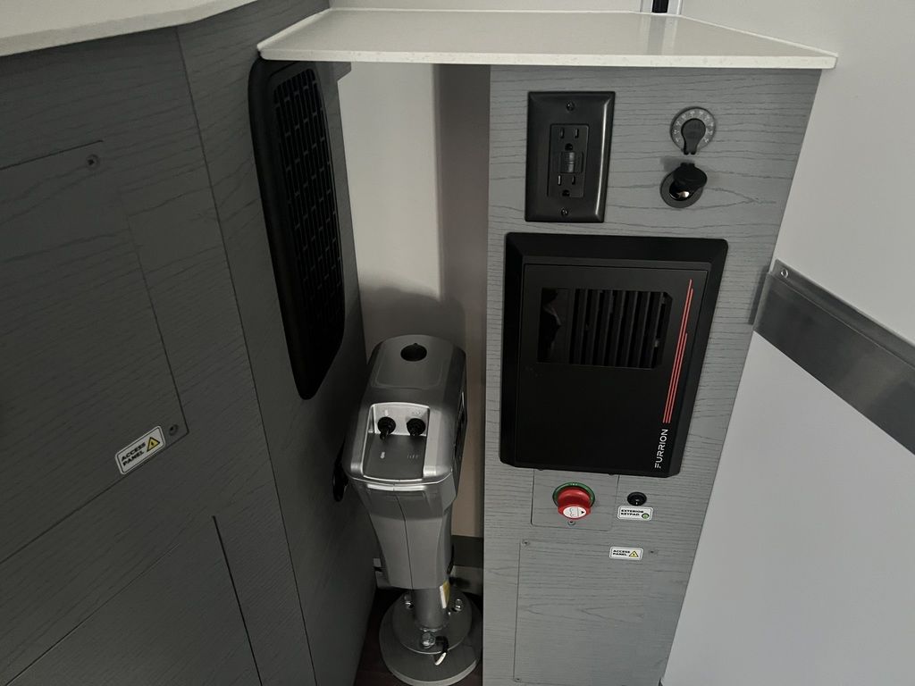2023 Core Ice 8019ATX SALES DEMO - Image 10