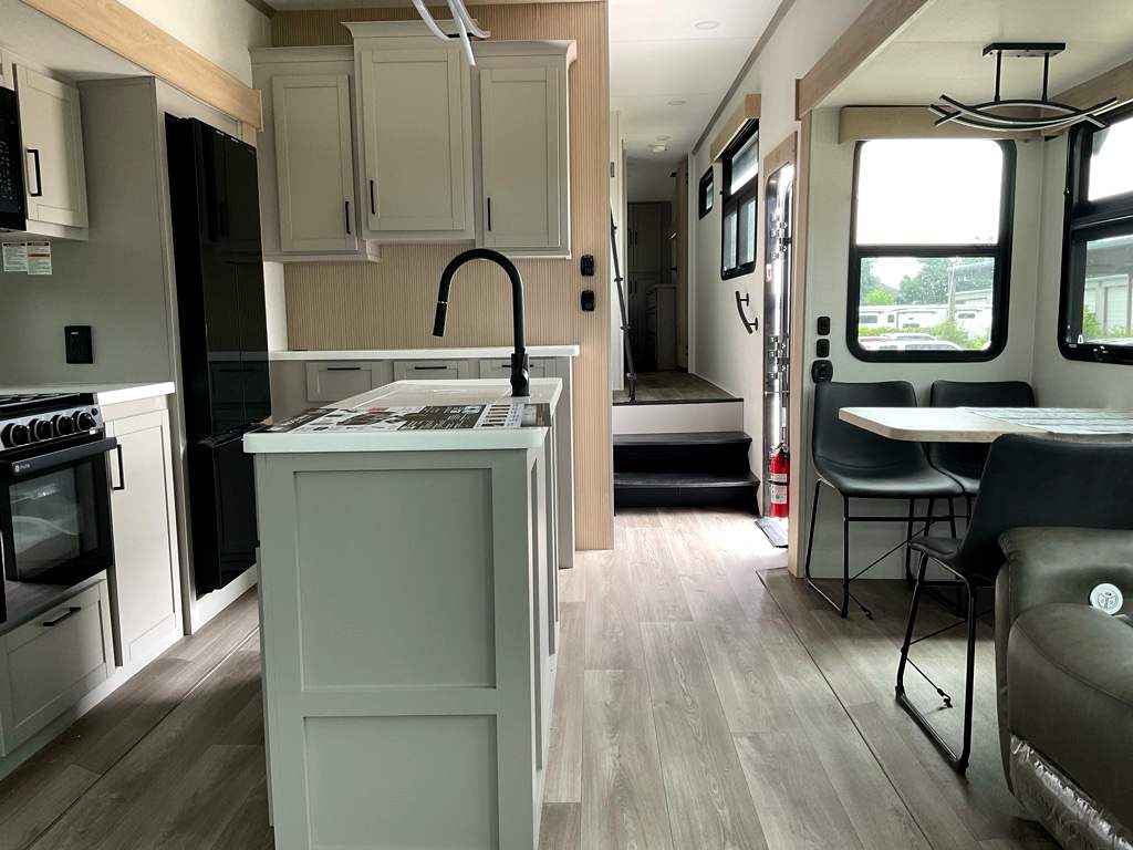 2027 KZ RIDGEWAY 36MBL - Image 9