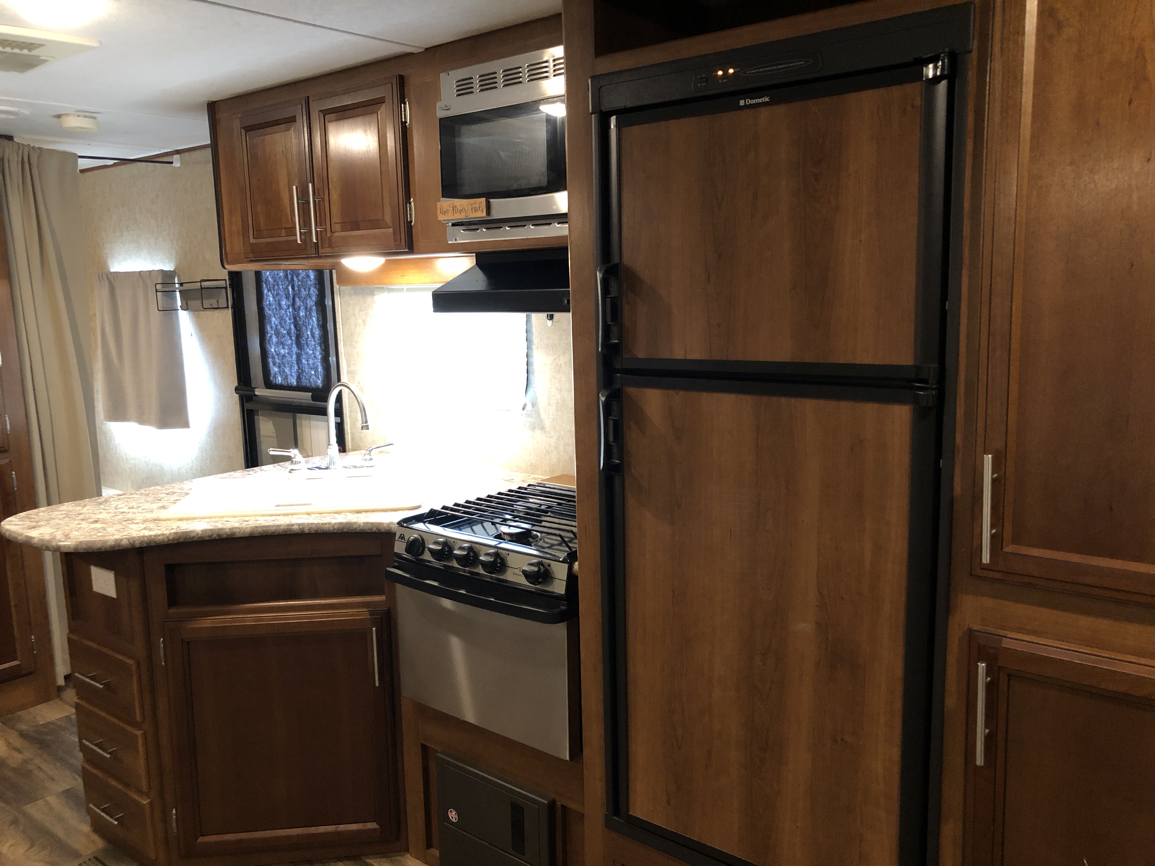 2016 Forest River TRACER 270AIR - Image 14