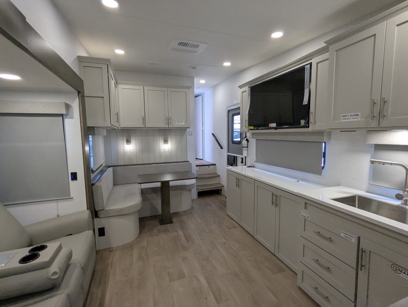 2027 Alliance RV Avenue 29BH - Image 48