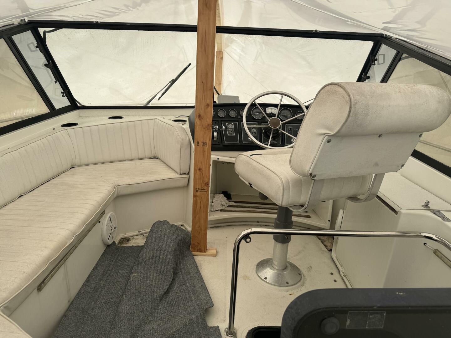 1990 Carver Mariner 3297 - Image 3
