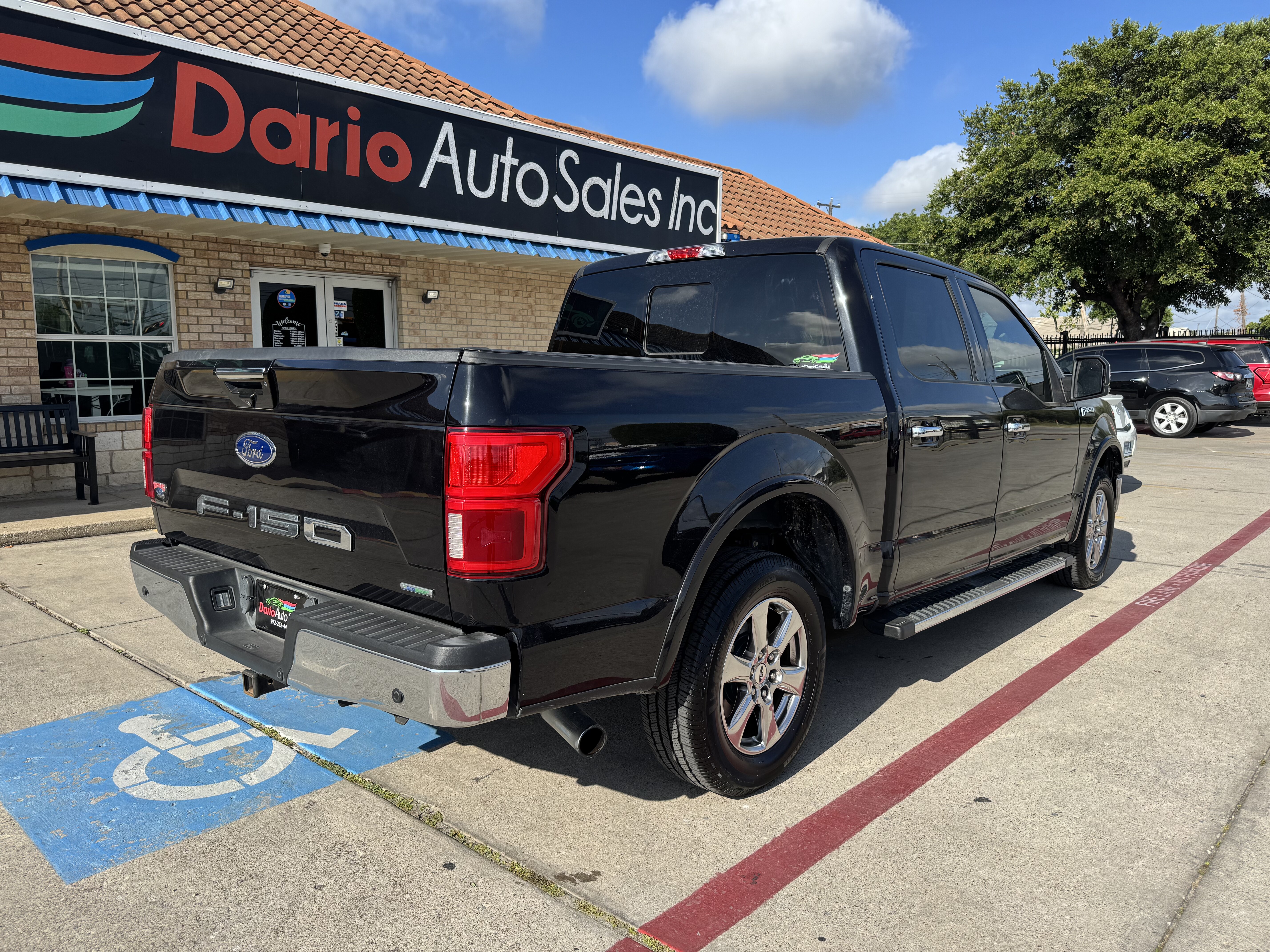 2019 Ford F150 Crew Cab XLT 4WD - Image 10