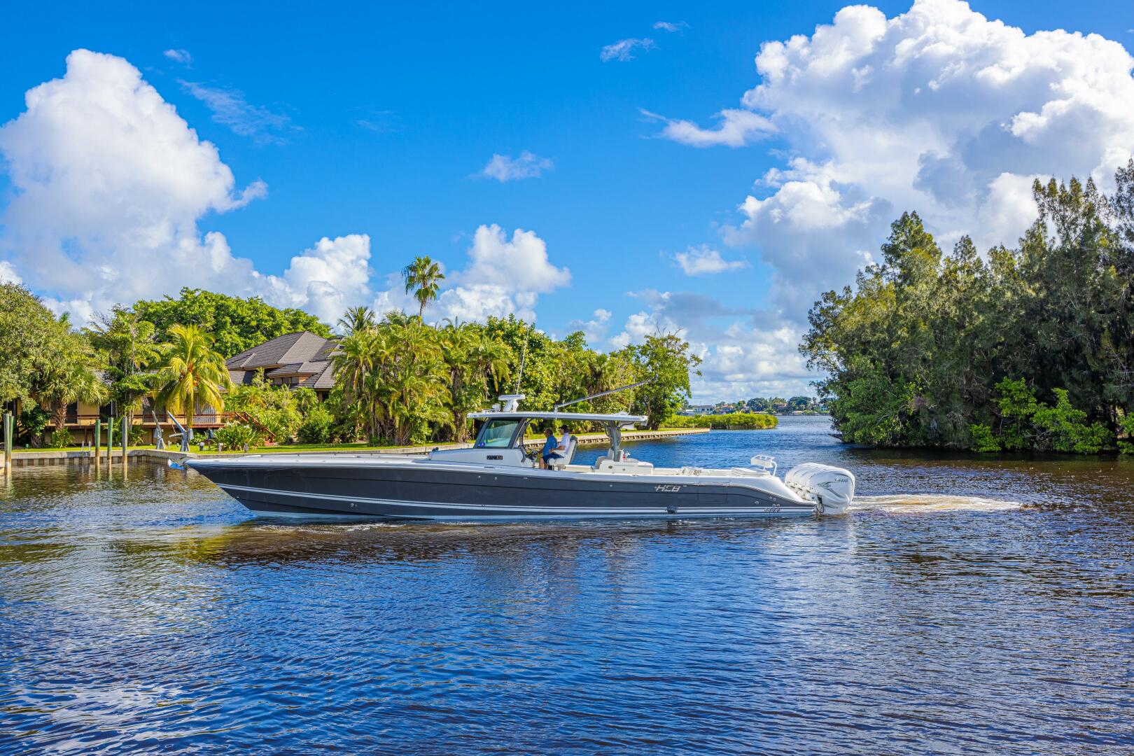 2019 HCB 53 Suenos - Image 2