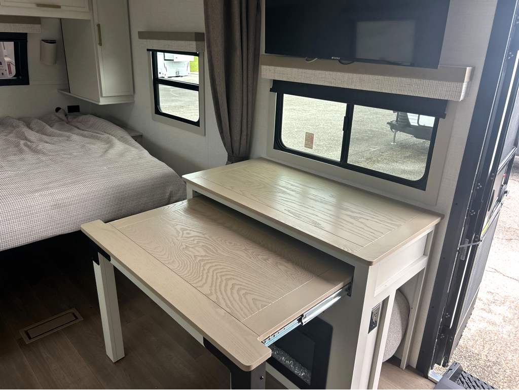 2027 VENTURE RV STRATUS 231VRK - Image 12