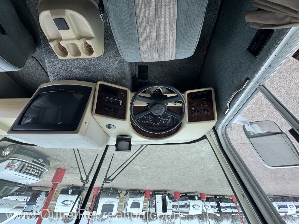 2000 DAMON CHALLENGER 335 - Image 10