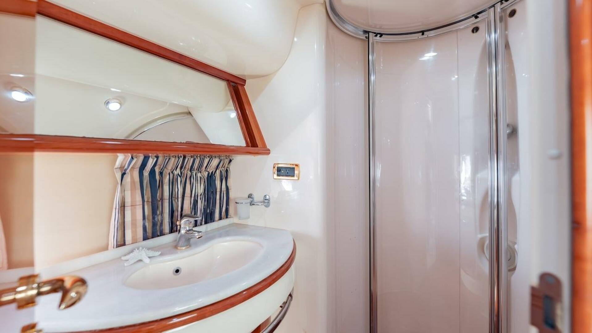 2007 Azimut Evolution - Image 65