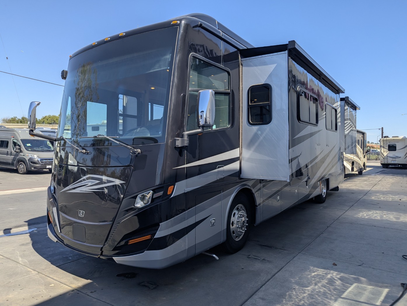 2023 Tiffin Allegro Red 360 37 BA - Image 4