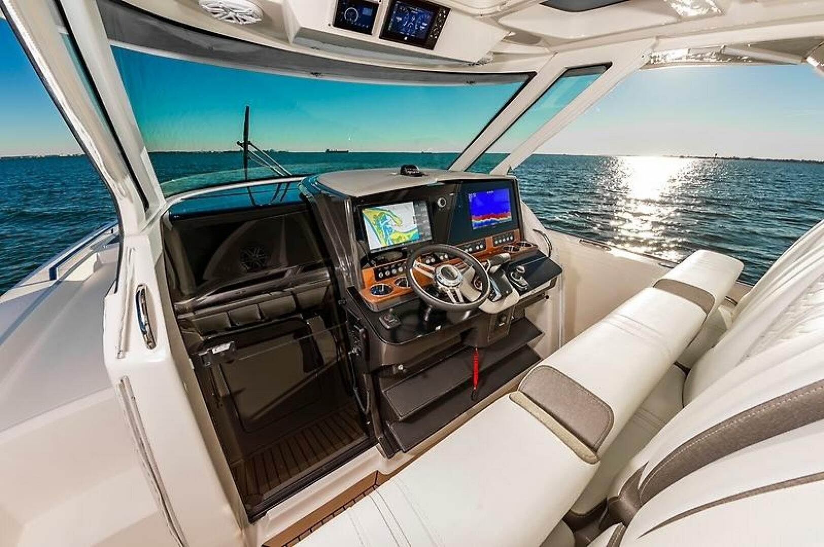 2023 TIARA YACHTS TIARA YACHTS 38 LS Base - Image 9