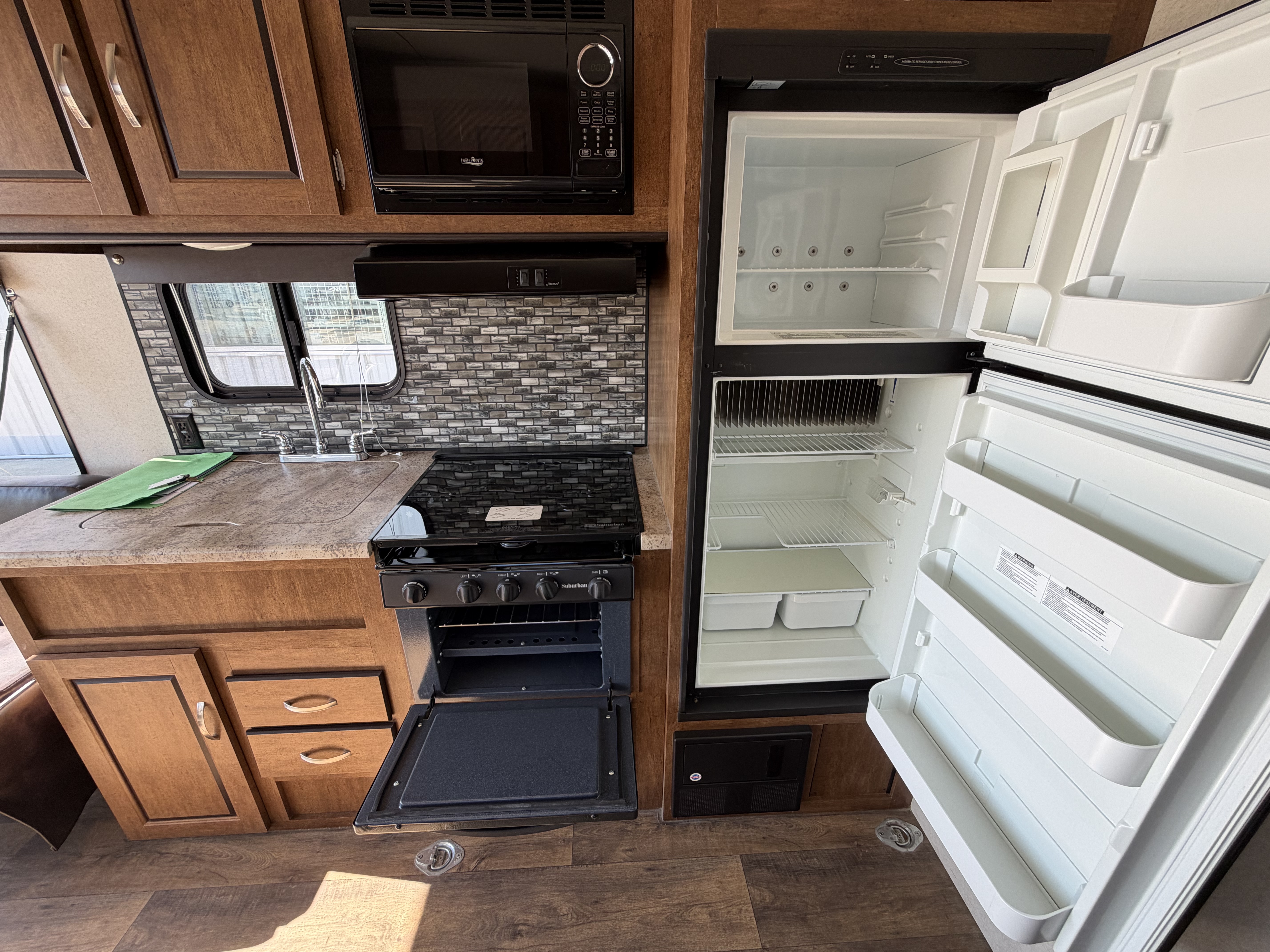 2017 Forest River Wildwood X-Lite West 211SSXL - Image 11