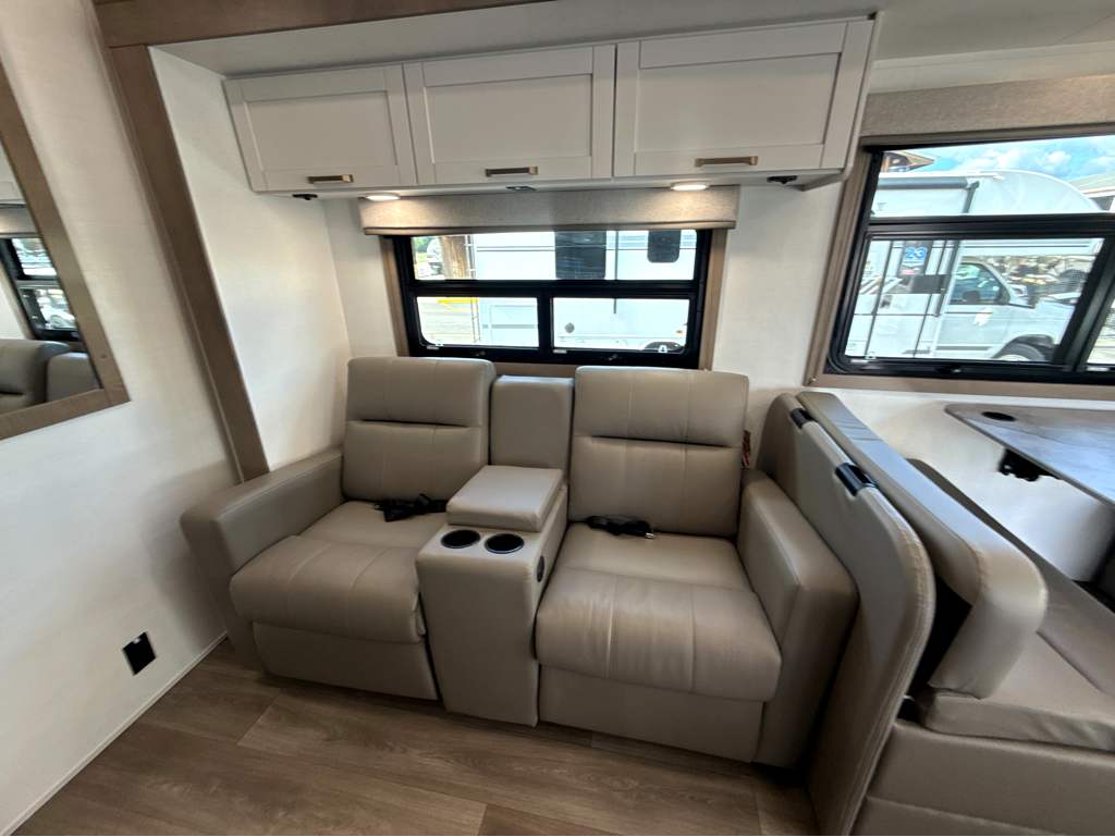 2027 ENTEGRA COACH ODYSSEY 30Z - Image 15