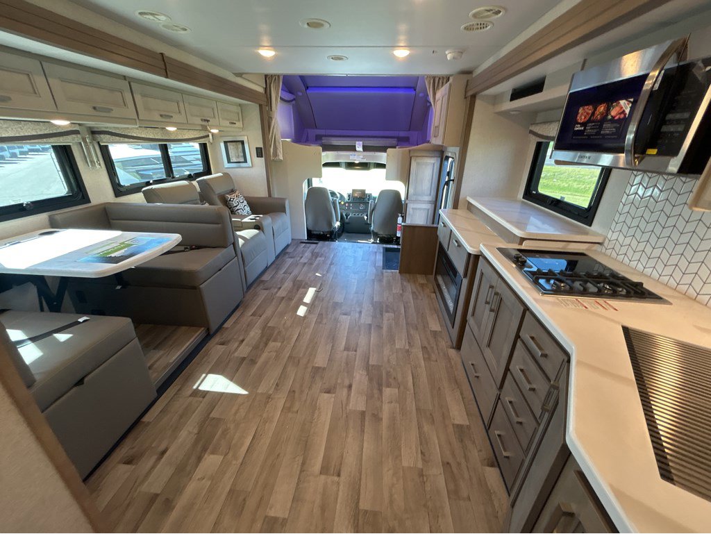 2026 THOR MOTOR COACH PASADENA 38DX - Image 28