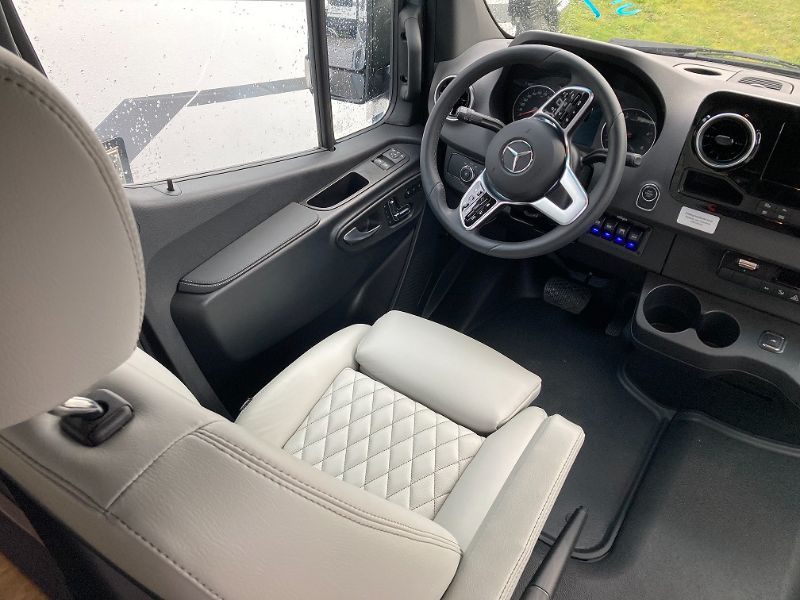 2025 27North Venture Van 170 - Image 11