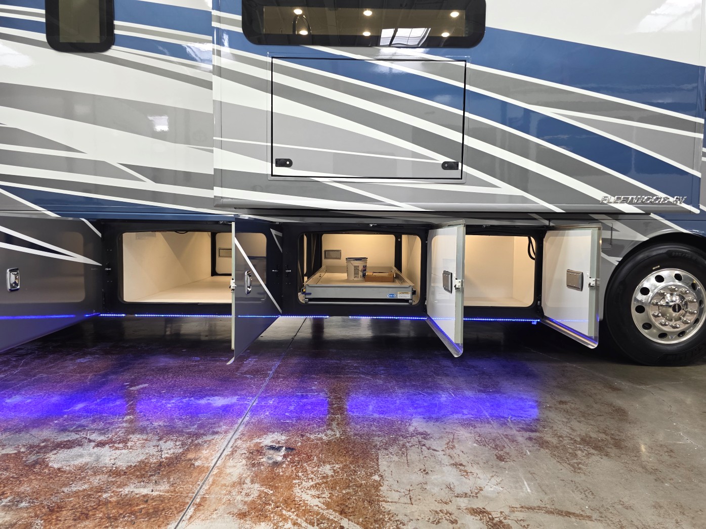 2026 Fleetwood Discovery 38N - Image 9