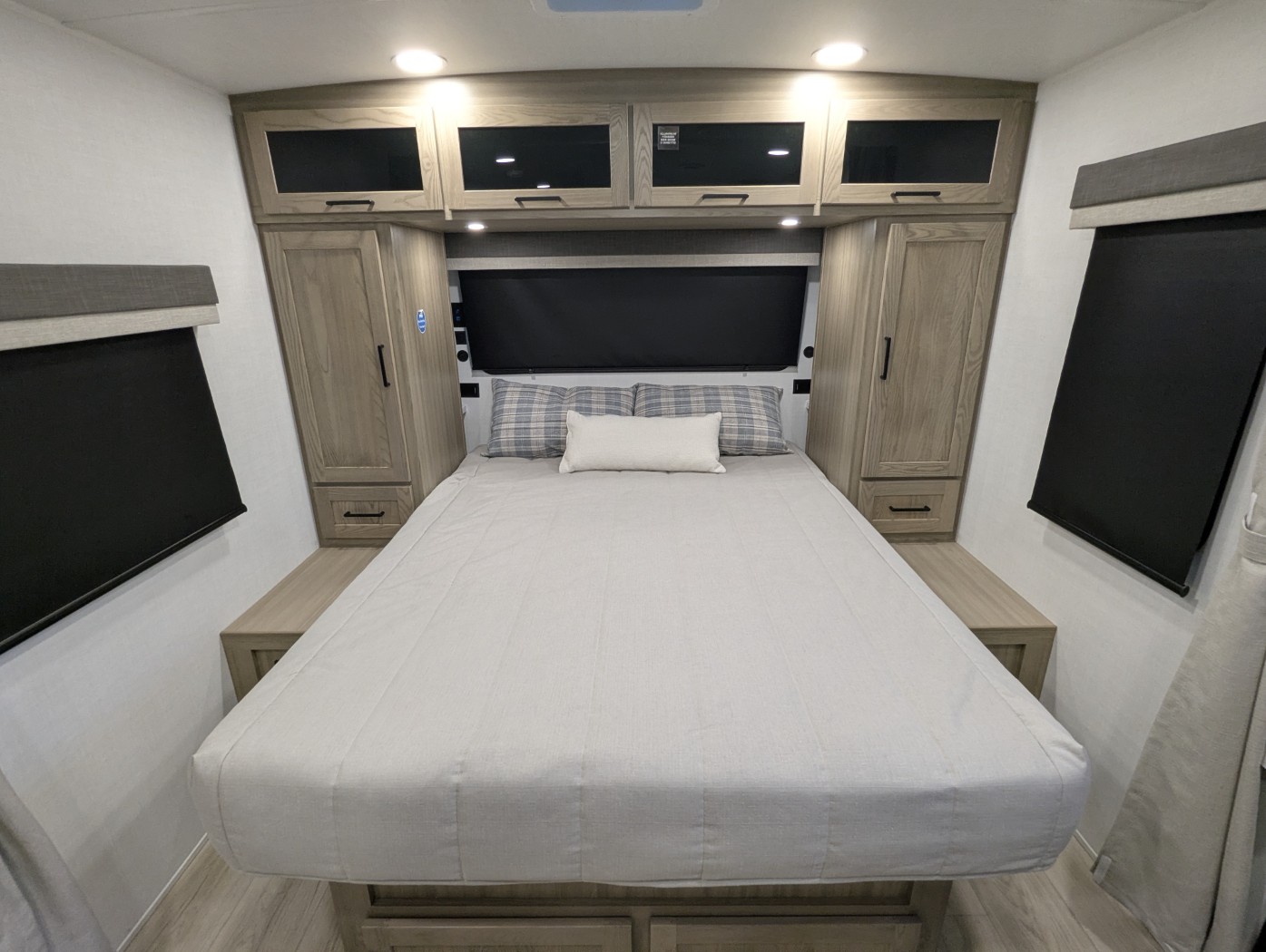 2027 Forest River Rockwood Mini Lite 2213S - Image 25