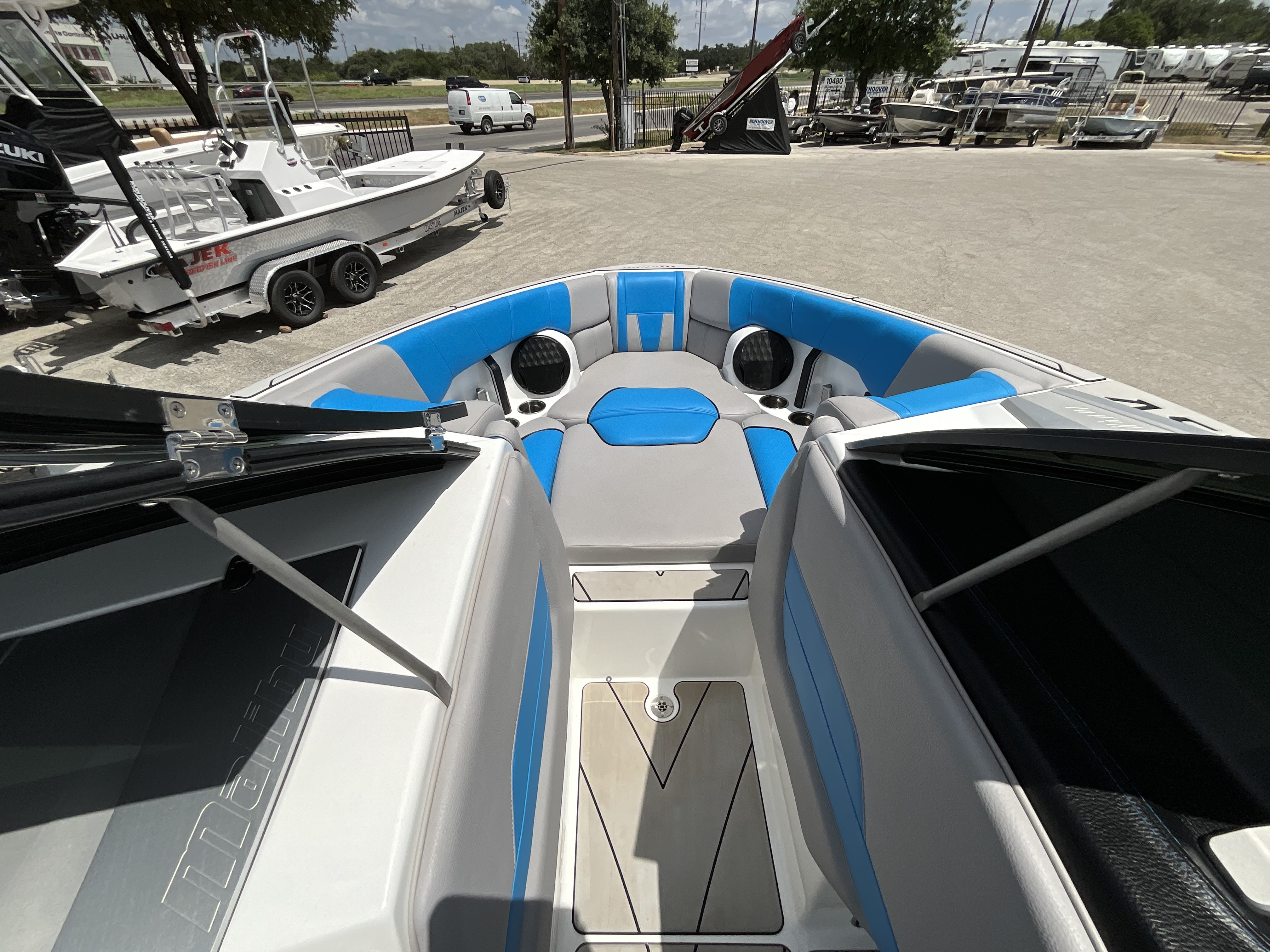 2022 MALIBU 23LSV - Image 28