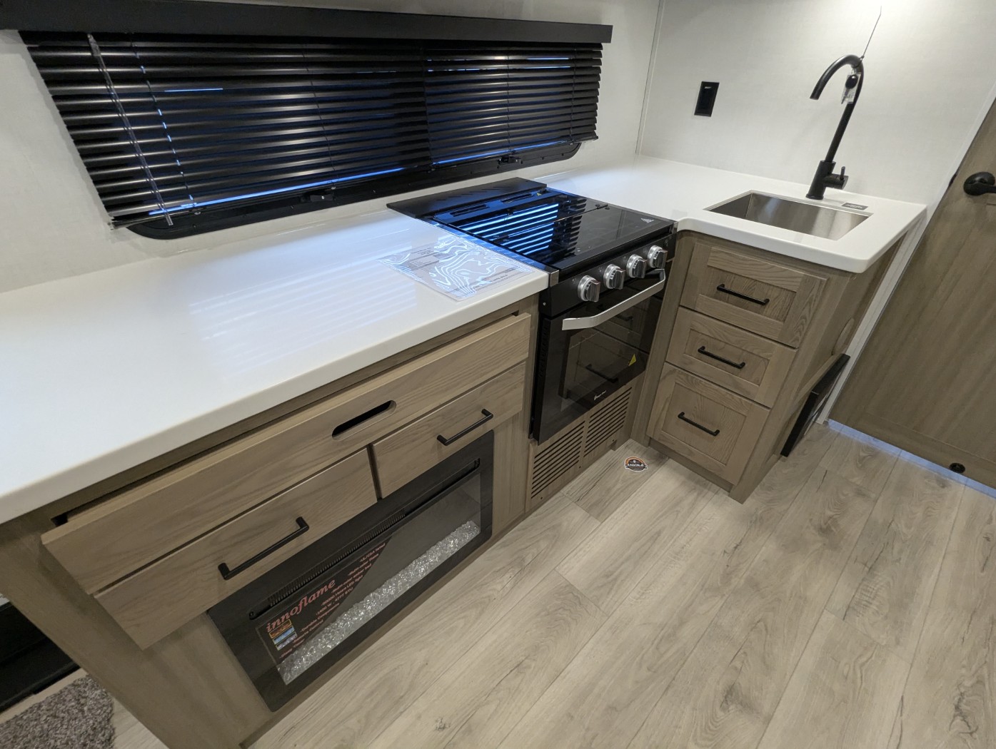 2027 Forest River Rockwood Mini Lite 2213S - Image 16