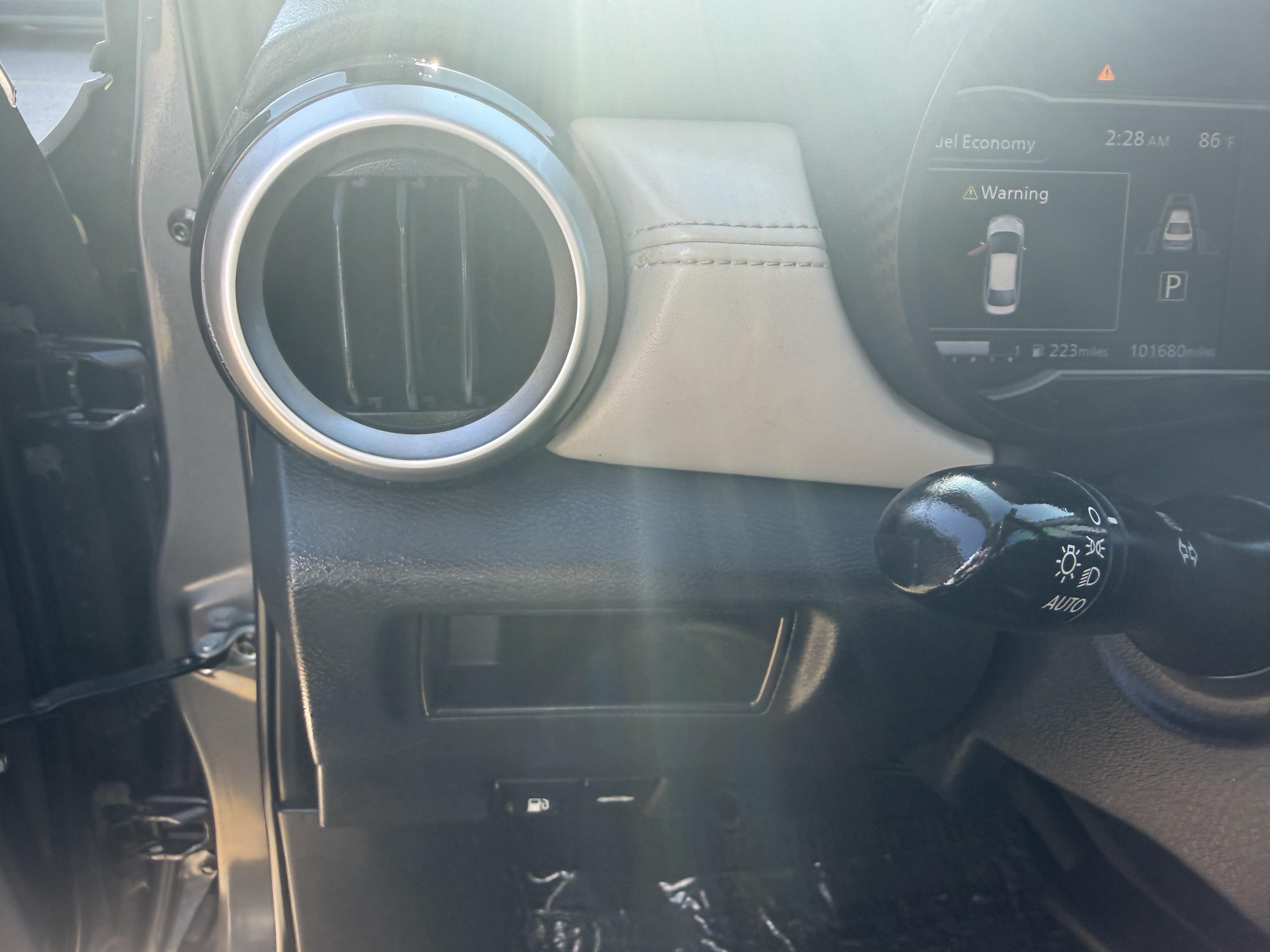 2020 Nissan VERSA Sedan 4D SV I4 - Image 14