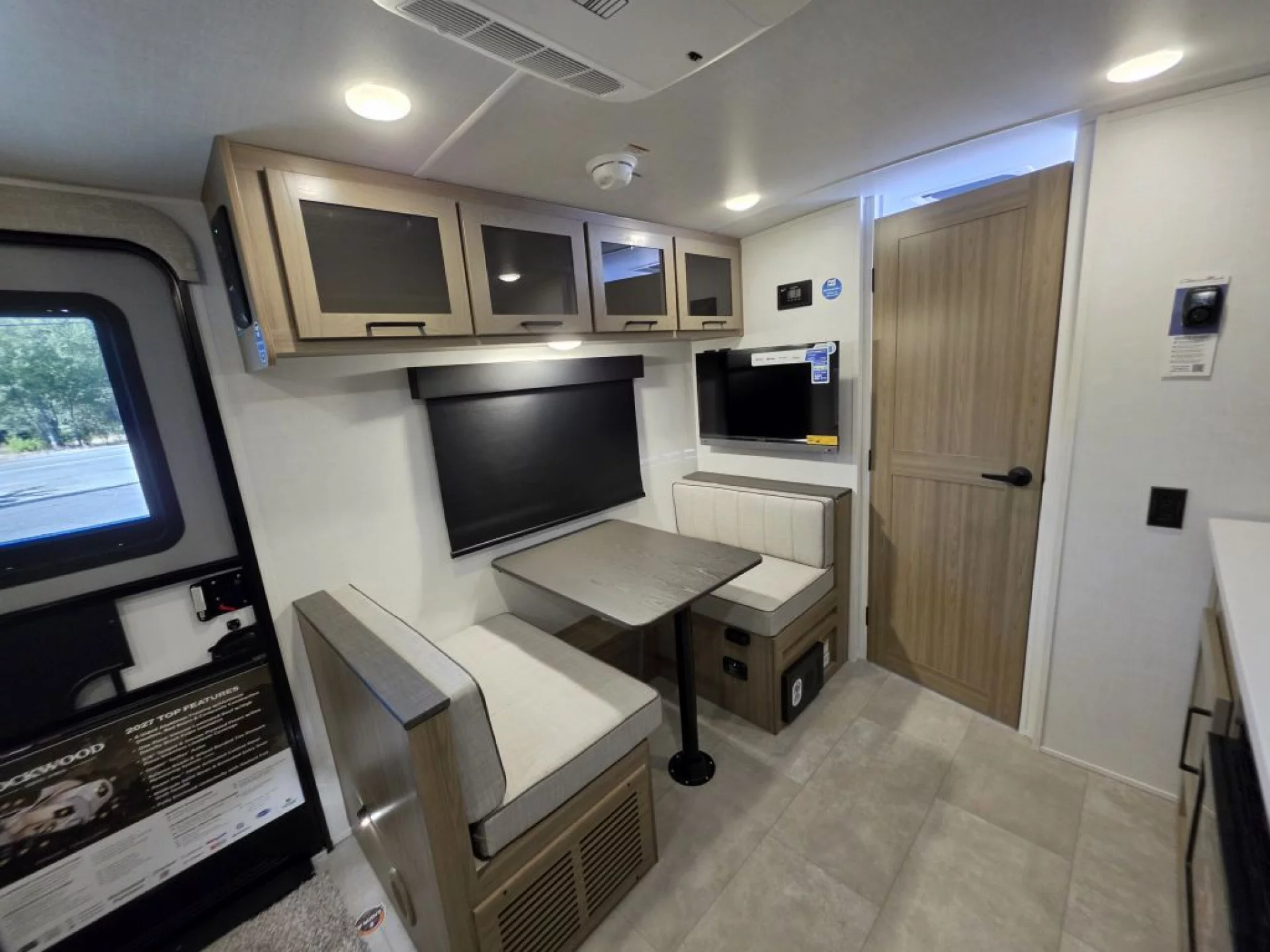 2027 FOREST RIVER ROCKWOOD GEO PRO 19SFD - Image 9