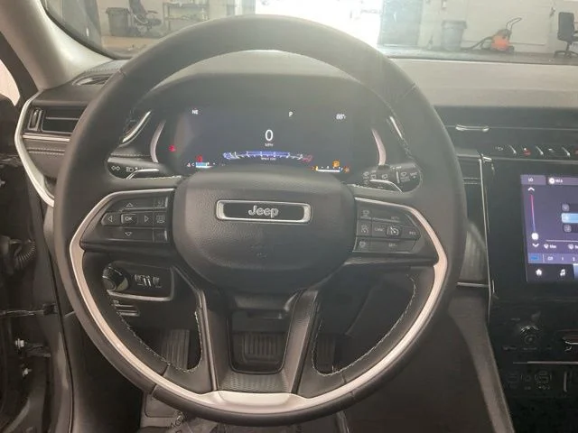 2023 Jeep Grand-Cherokee-L Laredo Altitude 4x4 - Image 14